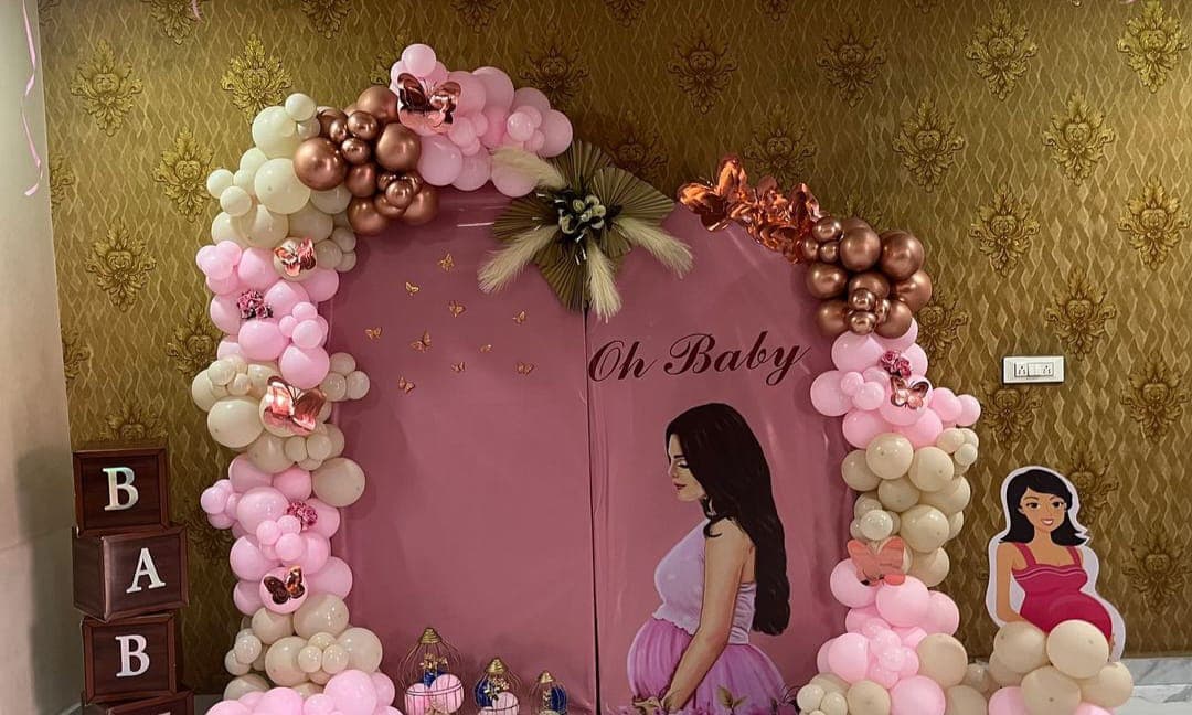 Welcome baby home decoration with balloons and name lettering in Patna
